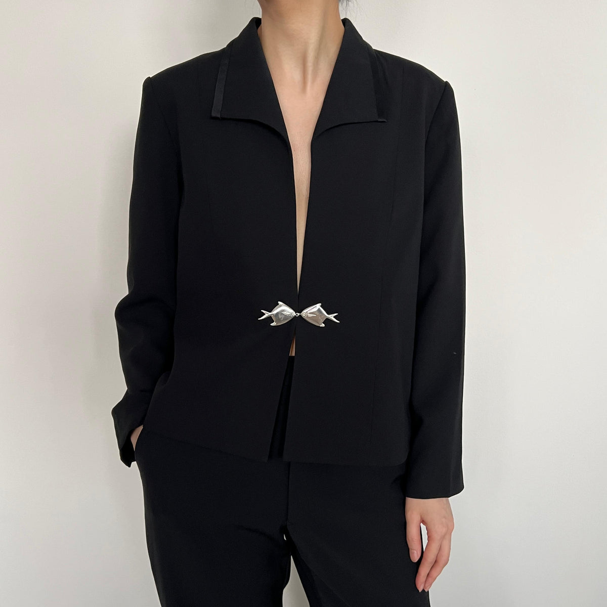Black Outer with Pomfret Hook