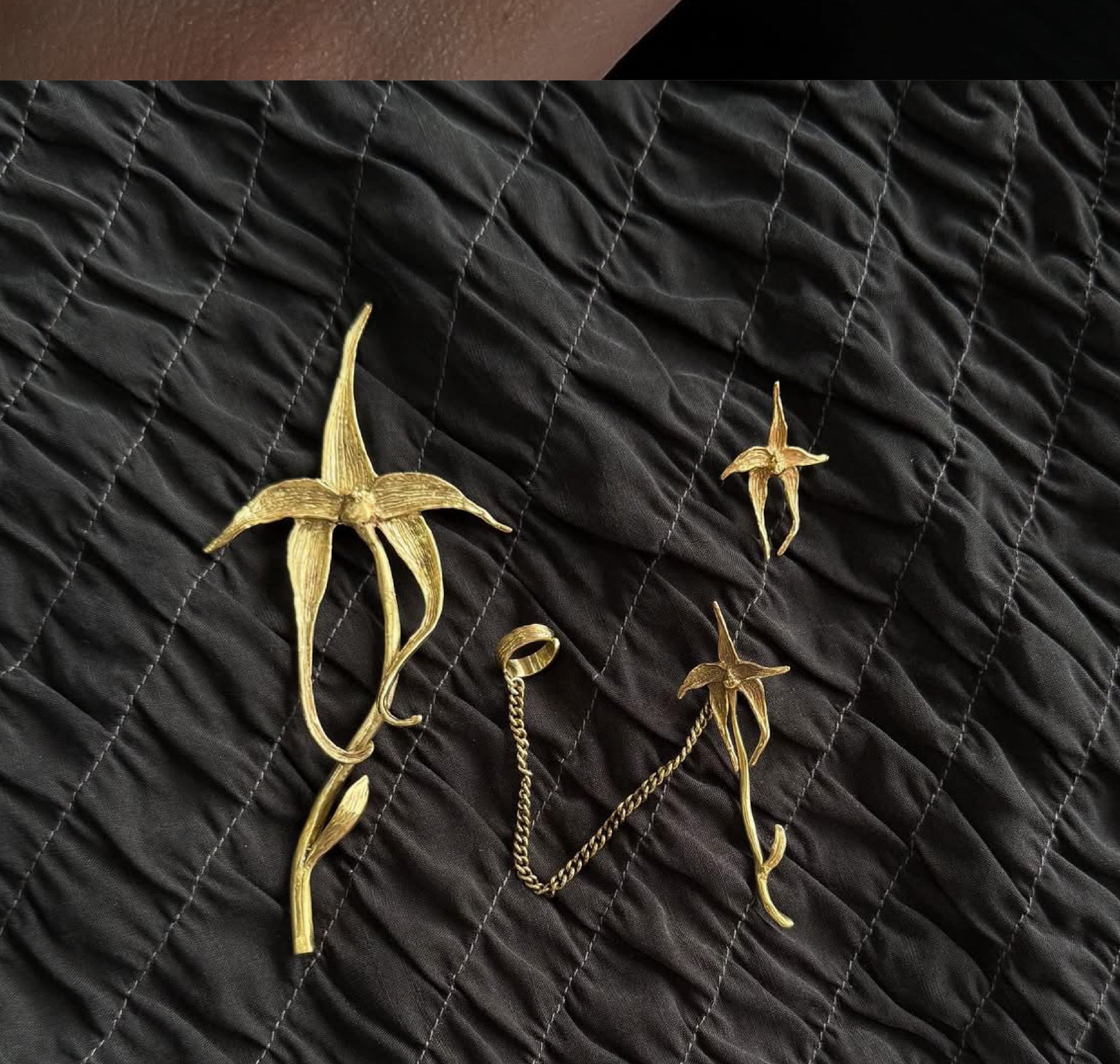 Bespoke gold floral jewelry